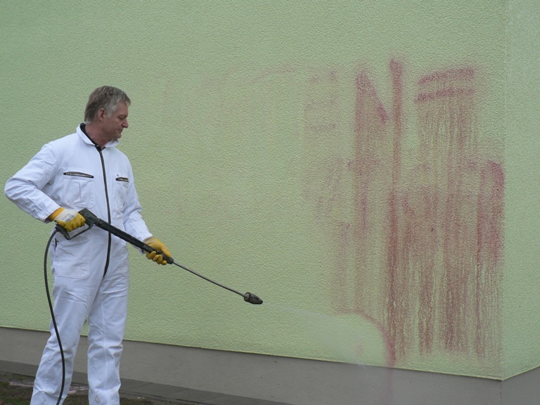 Graffitientfernung München geschützter Untergrund